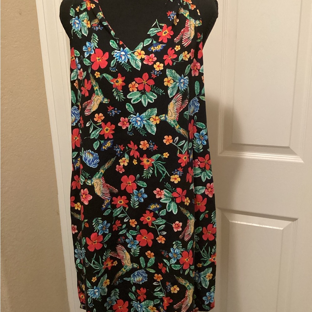 Old Navy Black Floral & Hummingbird V-Neck Dress.  C31
